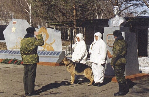 Бюст на пограничной заставе, носящей имя Героя